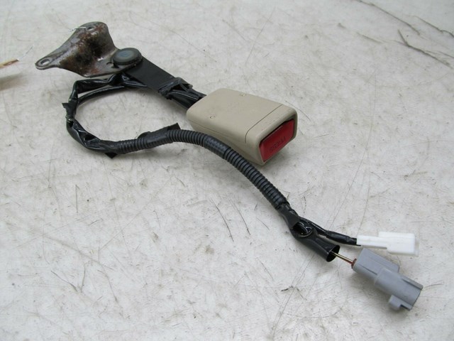 2004-2009 LEXUS RX350 RX330 OEM RIGHT FRONT SEAT BELT BUCKLE 