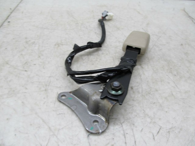 2004-2009 LEXUS RX350 RX330 OEM RIGHT FRONT SEAT BELT BUCKLE 