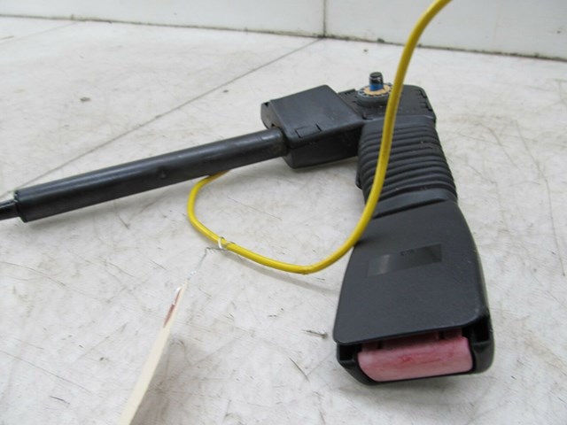 2003-2004 LAND ROVER DISCOVERY OEM RIGHT FRONT SEAT BELT BUCKLE 