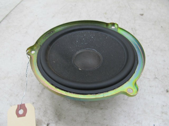 2003-2004 LAND ROVER DISCOVERY OEM RIGHT FRONT DOOR SPEAKER 