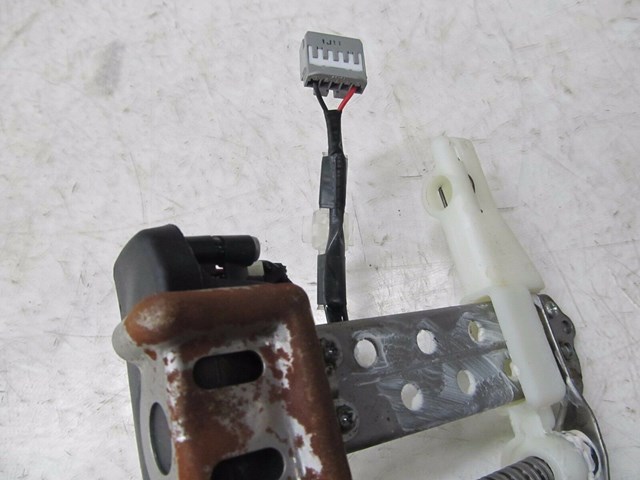 2001-2006 LEXUS LS430 OEM RIGHT FRONT PASSENGER SEAT HEADREST MOTOR