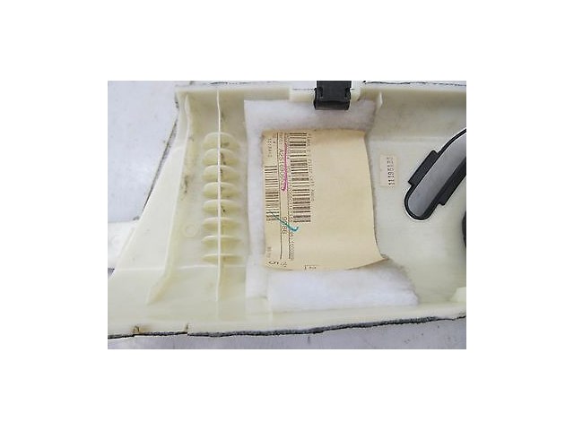 2006-2009 MERCEDES R350 W251 OEM LEFT C-PILLAR TRIM