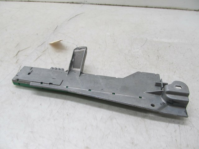 2003-2006 MERCEDES E500 W211 OEM LEFT FRONT C PILLAR RADIO ANTENNA AMPLIFIER 