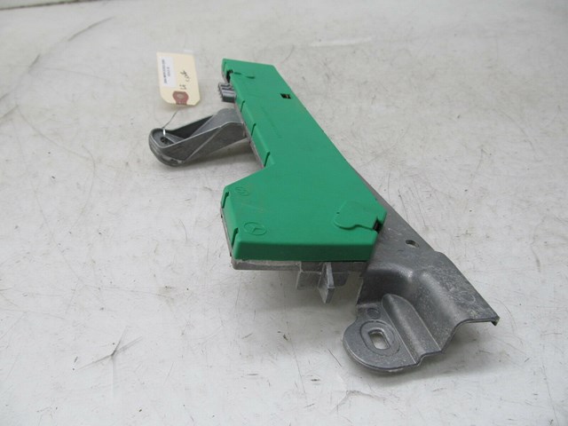 2003-2006 MERCEDES E500 W211 OEM LEFT FRONT C PILLAR RADIO ANTENNA AMPLIFIER 