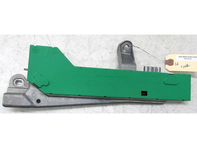 2003-2006 MERCEDES E500 W211 OEM LEFT FRONT C PILLAR RADIO ANTENNA AMPLIFIER 
