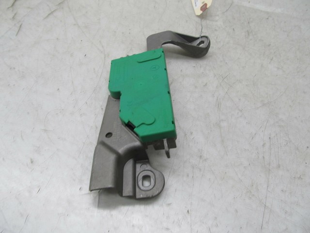 2003-2006 MERCEDES E500 W211 OEM RIGHT FRONT C PILLAR RADIO ANTENNA AMPLIFIER 