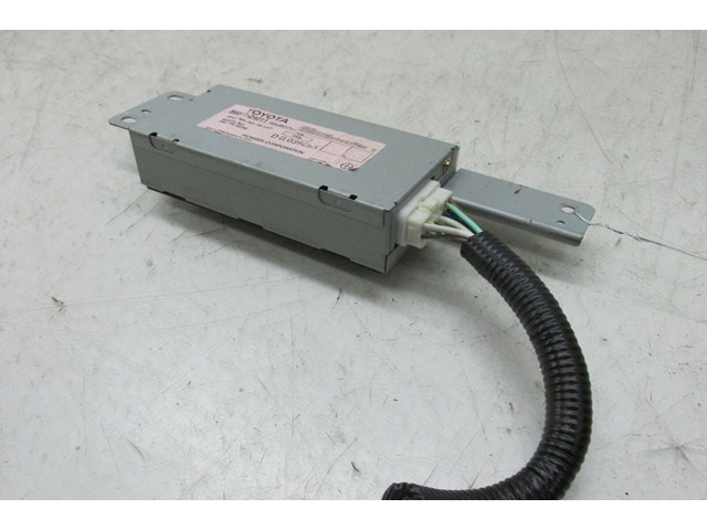 2002-2010 LEXUS SC430 OEM NAVIGATION RADIO ANTENNA AMPLIFIER 8601124011