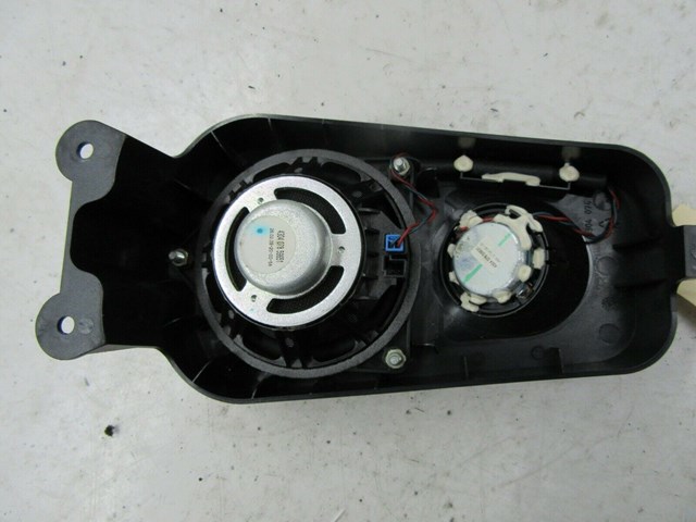 2007-2010 BMW X5 E70 OEM LEFT REAR D PILLAR TRUNK SPEAKER SPEAKERS WITH MOUNT