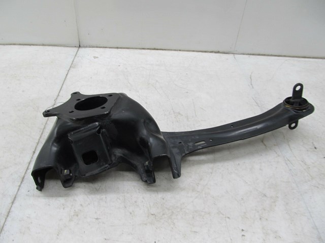 2006-2013 VOLVO C70 T5 OEM RIGHT REAR WHEEL SPINDLE BEARING HUB HOUSING 