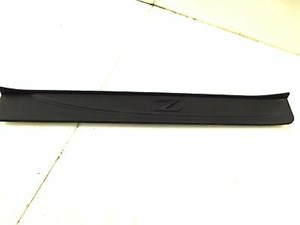 2009-2012 NISSAN 370Z LEFT FRONT  DOOR SILL SCUFF PLATE