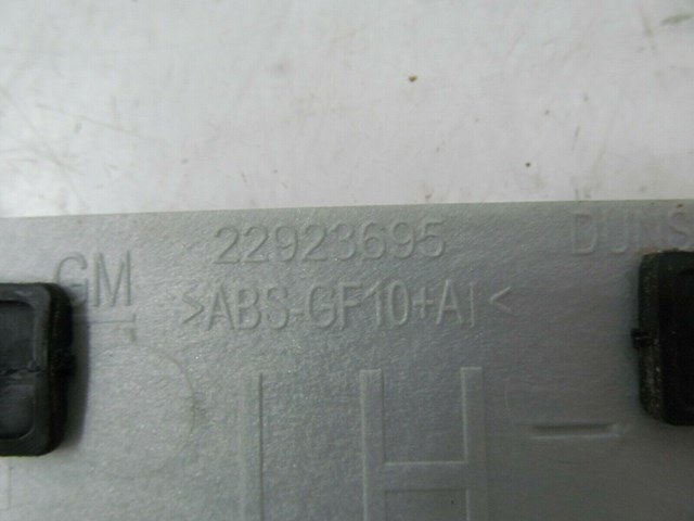 2013-2017 CADILLAC XTS OEM LEFT REAR DOOR SEAL SCUFF SILL PLATE TRIM 22923695