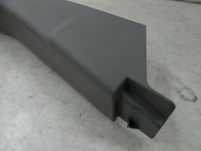 2007-2010 BMW X5 E70 OEM RIGHT SIDE FLOOR KICK PANEL TRIM COVER SCUFF PLATE GRAY