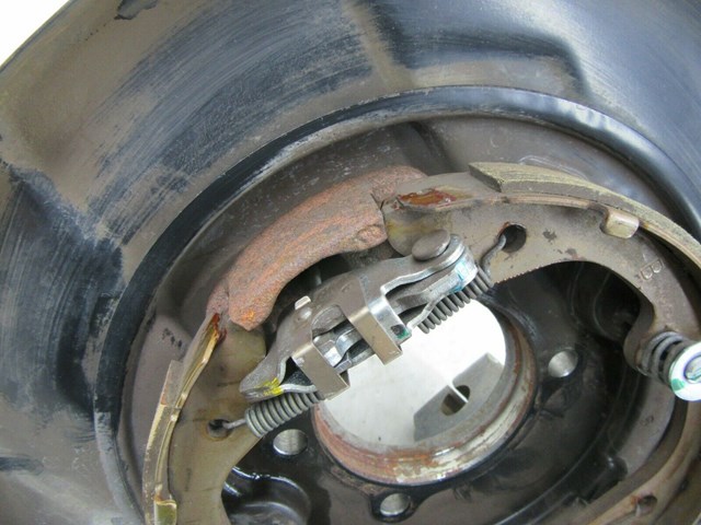 2013-2018 INFINITI QX60 JX35 OEM RIGHT REAR WHEEL KNUCKLE SPINDLE WITH E BRAKE