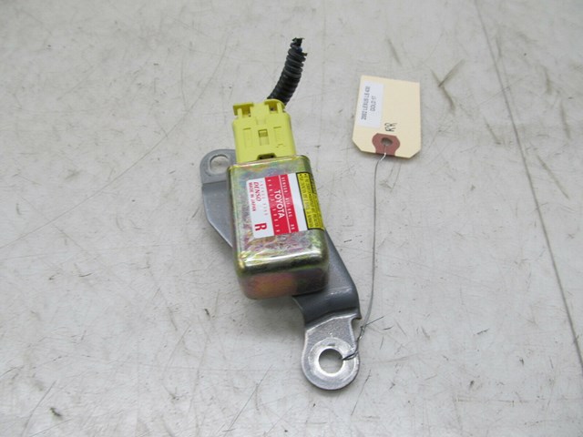   2001-2006 LEXUS LS430 OEM RIGHT REAR AIRBAG IMPACT CRASH SENSOR 