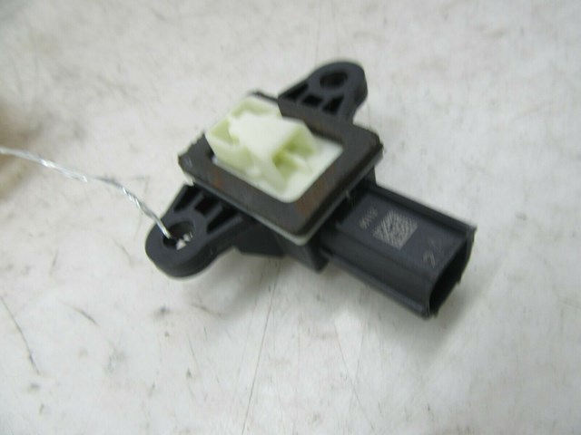 2010-2012 LINCOLN MKZ OEM LEFT FRONT DRIVER SIDE DOOR IMPACT CRASH SENSOR 