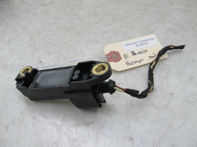 2000-2006 AUDI TT ROADSTER OEM RIGHT FRONT UNDER SEAT IMPACT CRASH SENSOR 
