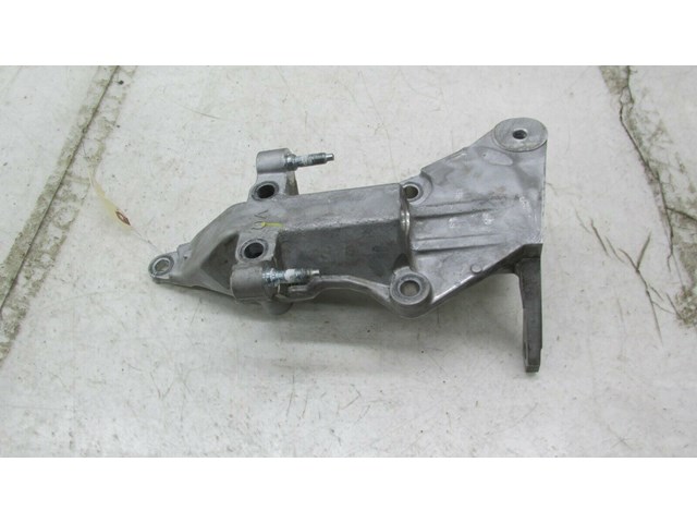 2015-2019 NISSAN MURANO OEM RIGHT FRONT PASSENGER SIDE ENGINE MOUNT BRACKET 