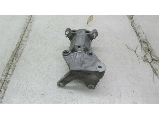 2015-2019 NISSAN MURANO OEM RIGHT FRONT PASSENGER SIDE ENGINE MOUNT BRACKET 