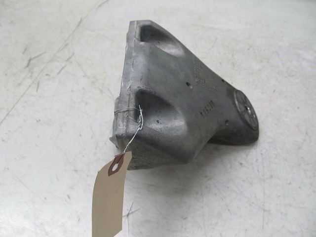 2004-2007 VOLKSWAGEN TOUAREG OEM LEFT FRONT ENGINE MOUNT SUPPORT BRACKET 