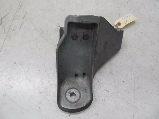2004-2007 VOLKSWAGEN TOUAREG OEM LEFT FRONT ENGINE MOUNT SUPPORT BRACKET 