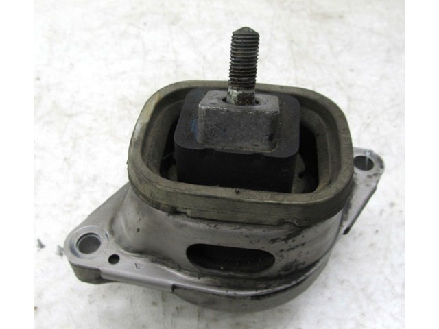  2003-2006 RANGE ROVER HSE OEM LEFT FRONT ENGINE MOUNT BRACKET BUSHING 