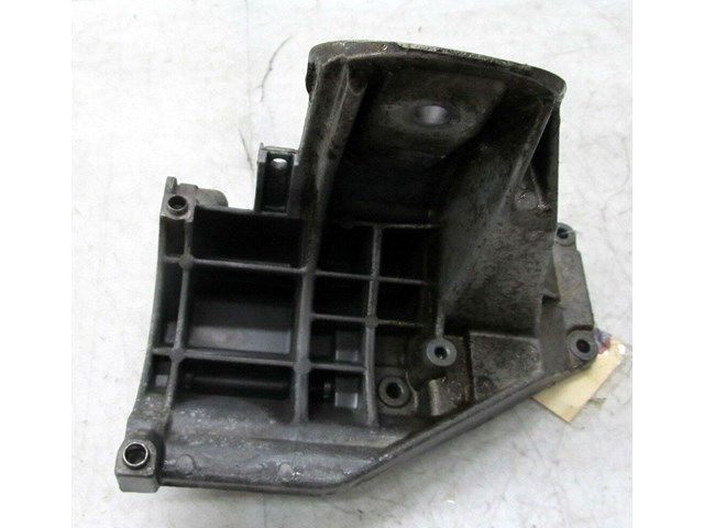  2003-2006 RANGE ROVER HSE OEM RIGHT FRONT ENGINE MOUNT SUPPORT BRACKET 