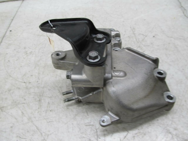 2004-2007 LEXUS RX350 OEM RIGHT FRONT ENGINE MOUNT BRACKET 