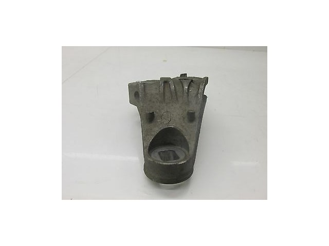  2004-2006 AUDI A8 L QUATTRO D3 OEM RIGHT FRONT MOTOR ENGINE MOUNT BRACKET