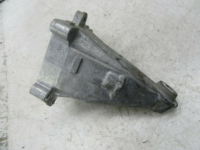 2012-2015 MERCEDES C250 COUPE W204 OEM LEFT SIDE 1.8L ENGINE MOUNT MOTOR BRACKET