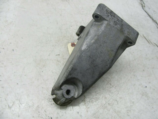 2012-2015 MERCEDES C250 COUPE W204 OEM RIGHT 1.8L ENGINE MOUNT MOTOR BRACKET