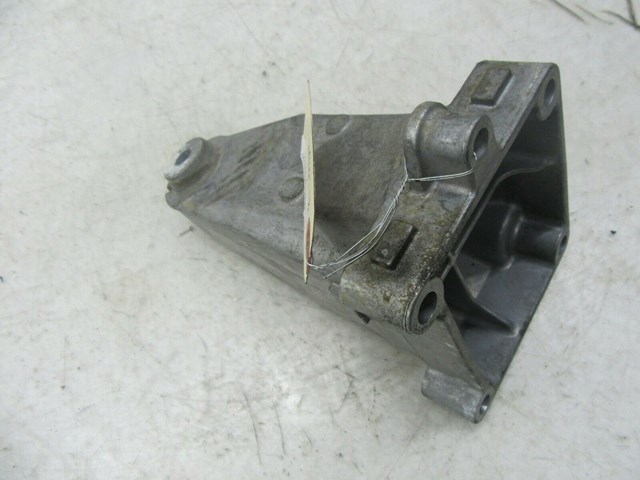 2012-2015 MERCEDES C250 COUPE W204 OEM RIGHT 1.8L ENGINE MOUNT MOTOR BRACKET