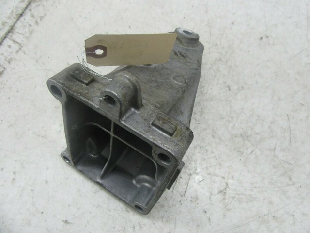 2012-2015 MERCEDES C250 COUPE W204 OEM RIGHT 1.8L ENGINE MOUNT MOTOR BRACKET