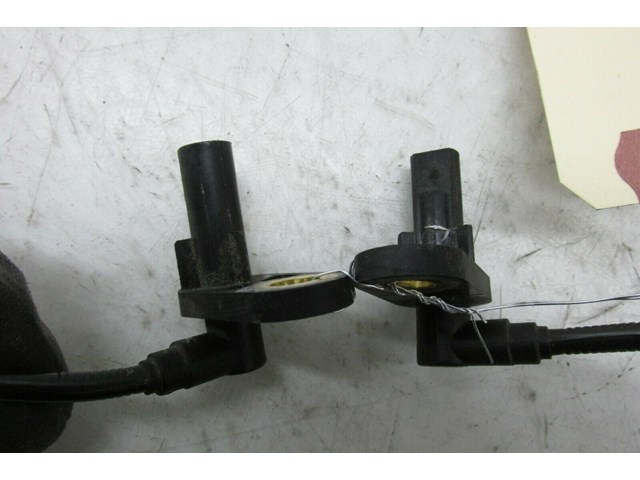  2011-2018 INFINITI M37 Q70 OEM REAR DIFFERENTIAL DIFF  ABS SPEED SENSORS PAIR 