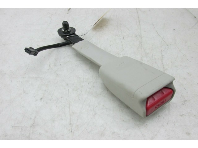 2011-2018 INFINITI M37 Q70 OEM RIGHT FRONT SEAT BELT BUCKLE 