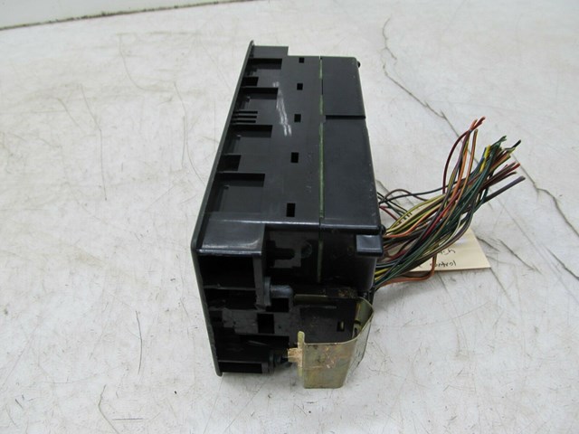 2003-2004 LAND ROVER DISCOVERY OEM FRONT CLIMATE CONTROL UNIT 