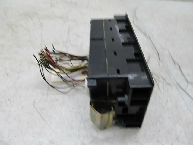 2003-2004 LAND ROVER DISCOVERY OEM FRONT CLIMATE CONTROL UNIT 