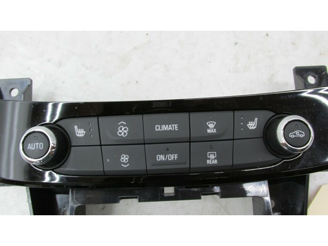 2017-2019 BUICK LACROSSE OEM  A/C HEATER CLIMATE CONTROL 84138221      
