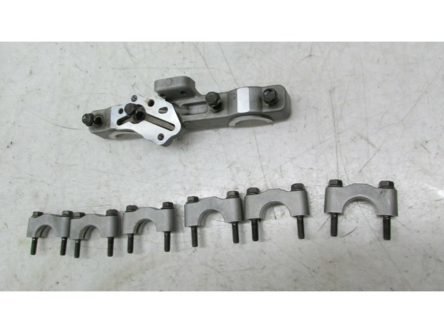  2014-2016 KIA CADENZA OEM 3.3L ENGINE FRONT CYLINDER HEAD CAMSHAFT BEARING CAPS