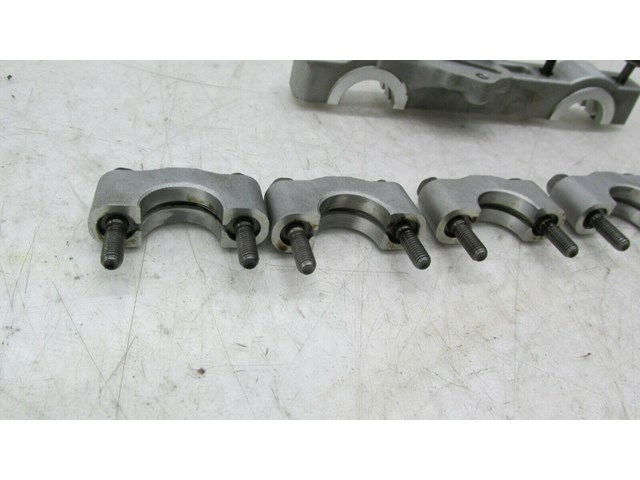  2014-2016 KIA CADENZA OEM 3.3L ENGINE FRONT CYLINDER HEAD CAMSHAFT BEARING CAPS