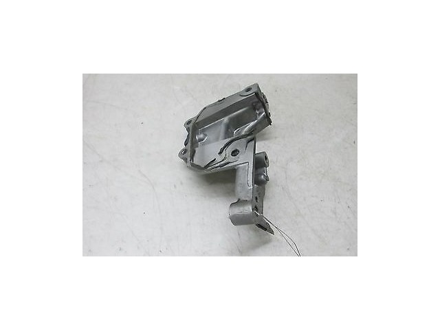 2009-2013 INFINITI G37 OEM LEFT FRONT ENGINE CAMSHAFT VALVE COVER BRACKET 