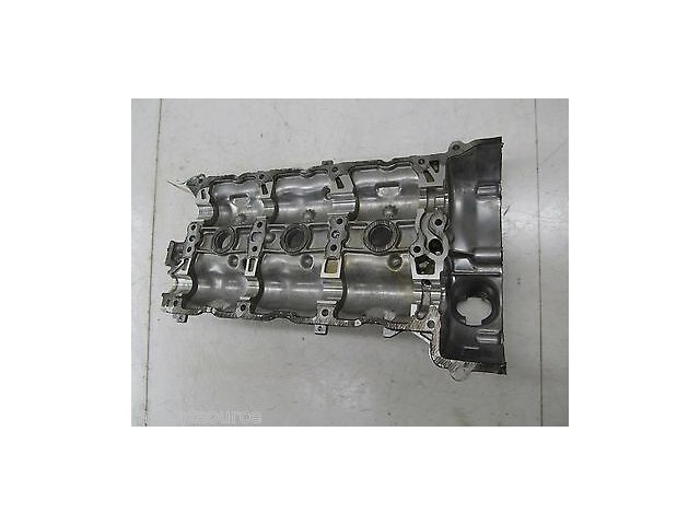 2010-2013 MERCEDES E350 W212 OEM RIGHT FRONT CYLINDER HEAD VALVE COVER 