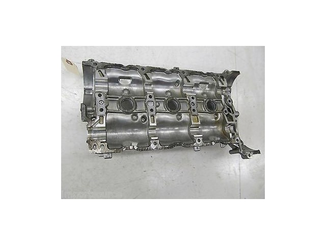 2010-2013 MERCEDES E350 W212 OEM RIGHT FRONT CYLINDER HEAD VALVE COVER 