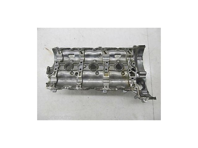 2010-2013 MERCEDES E350 W212 OEM RIGHT FRONT CYLINDER HEAD VALVE COVER 