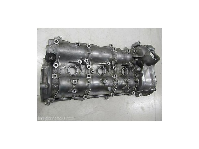2010-2013 MERCEDES E350 W212 OEM RIGHT FRONT CYLINDER HEAD VALVE COVER 