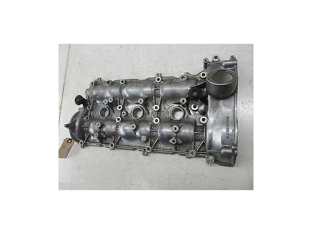 2010-2013 MERCEDES E350 W212 OEM RIGHT FRONT CYLINDER HEAD VALVE COVER 