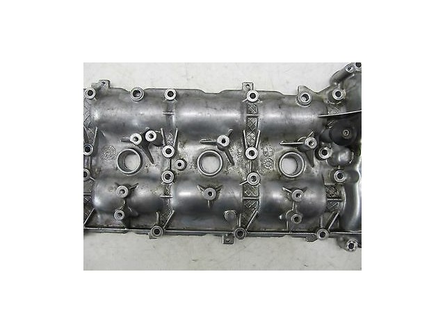 2010-2013 MERCEDES E350 W212 OEM RIGHT FRONT CYLINDER HEAD VALVE COVER 