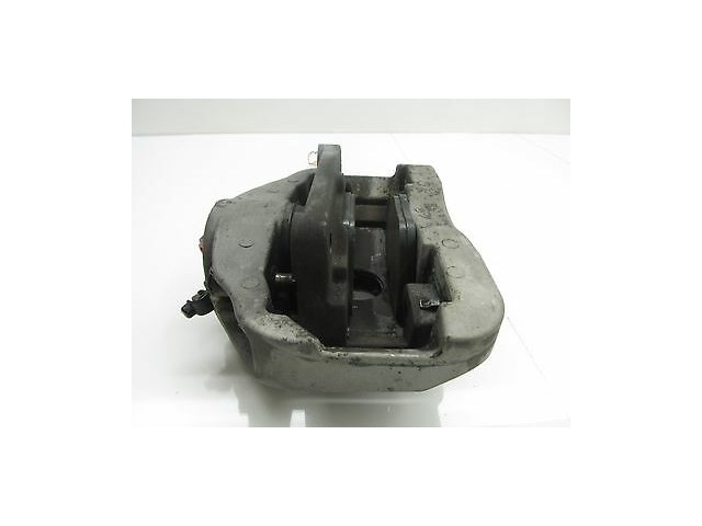 2004-2005 BMW 525i 530i E60 OEM RIGHT FRONT PASSENGER SIDE BRAKE CALIPER W/ PADS