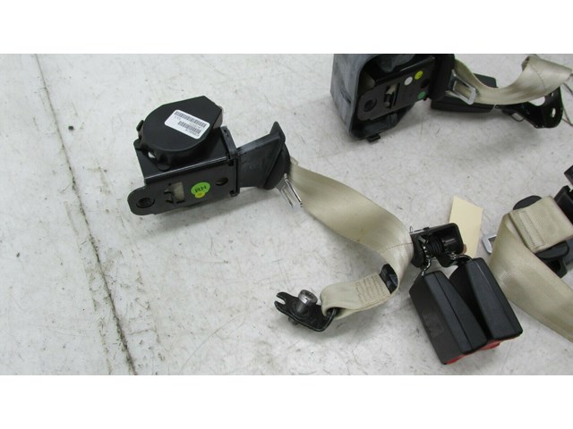 2012-2015 VOLKSWAGEN PASSAT OEM REAR PASSENGER SEAT BELT AND BUCKLE SET 