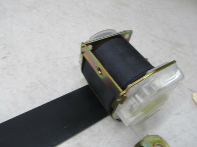 2001-2006 LEXUS LS430 OEM REAR PASSENGER CENTER SEAT BELT RETRACTOR ASSEMBLY