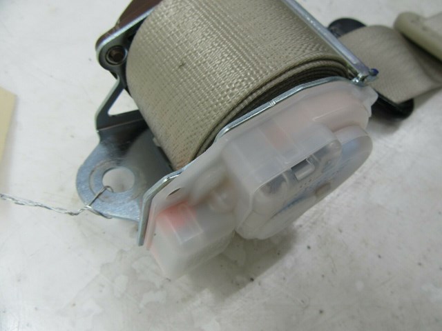 2017-2019 GM BUICK LACROSSE OEM LEFT REAR SEAT BELT SEATBELT RETRACTOR SHALE